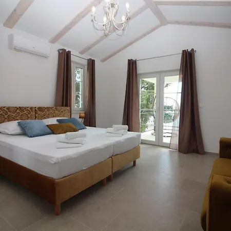 Villa Beachfront Sea Palace Kastela Exterior photo