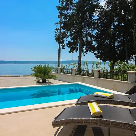 Villa Beachfront Sea Palace Kastela Exterior photo