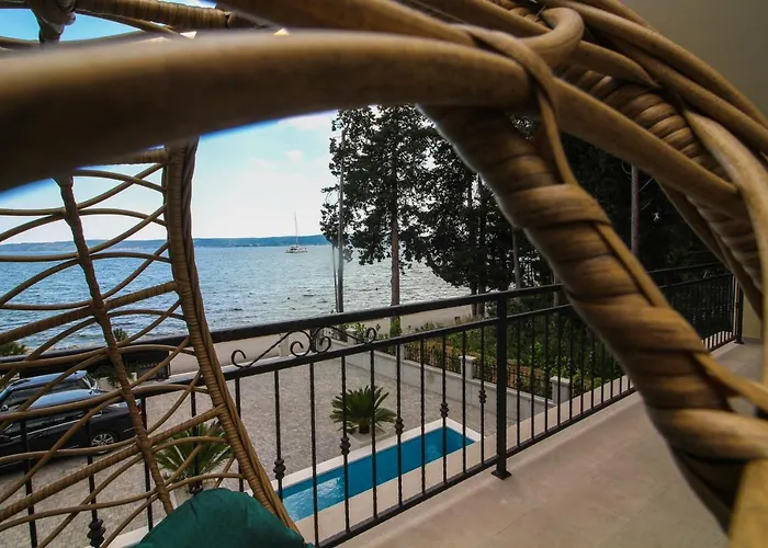 Villa Beachfront Sea Palace