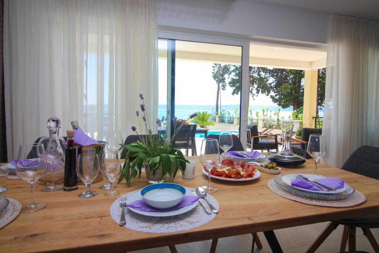 Beachfront Sea Palace Villa Kastela