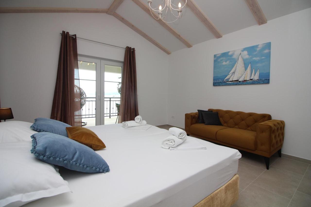 Villa Beachfront Sea Palace Kastela
