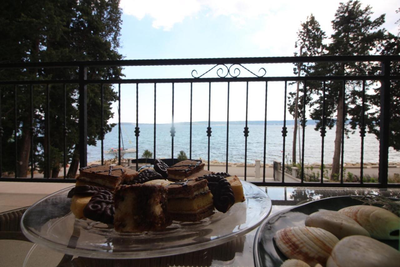 Villa Beachfront Sea Palace *