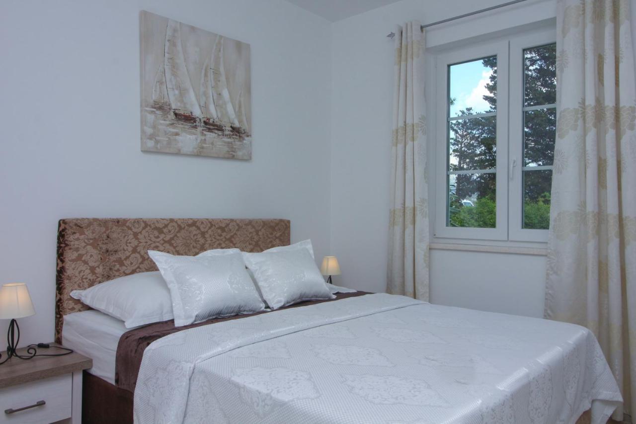 Beachfront Sea Palace Kastela